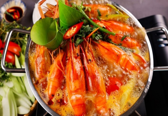 LẨU TÔM NẤU THÁI