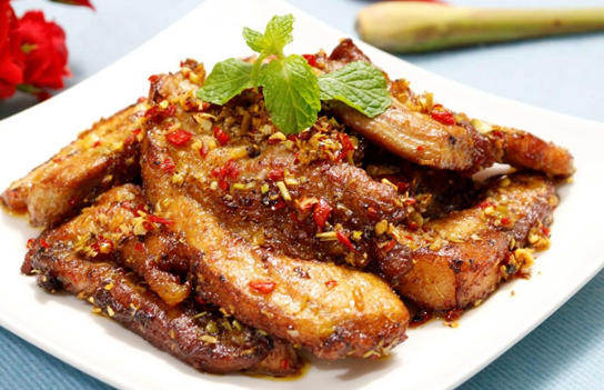 BA RỌI CHIÊN XẢ ỚT