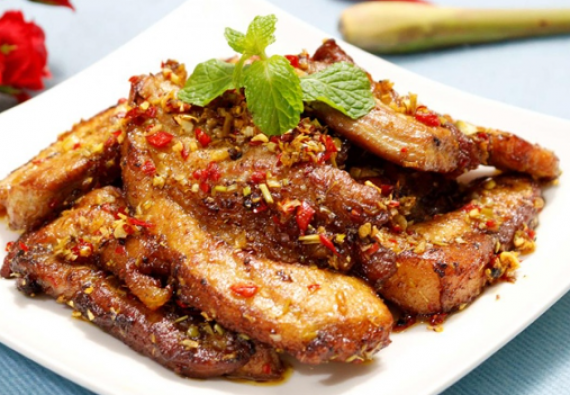 BA RỌI CHIÊN XẢ ỚT