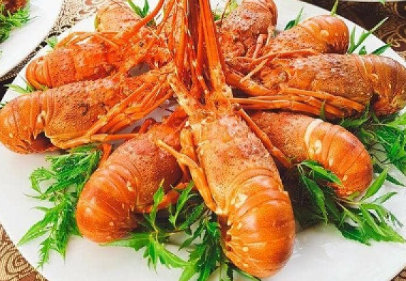 TÔM HÙM RANG DỪA