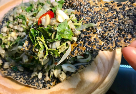 HẾN XÚC BÁNH ĐA