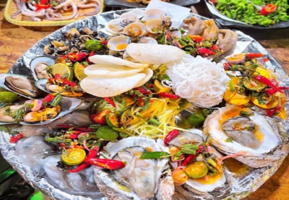 COMBO HẢI SẢN SỐT THÁI