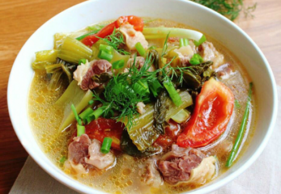 CANH GÂN BÒ NẤU CẢI CHUA 