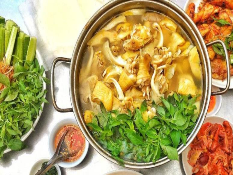 LẨU GÀ LÁ Ế