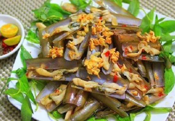 MÓNG TAY  CHÁY TỎI 