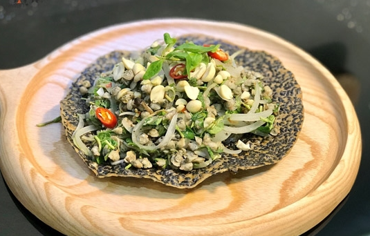 HẾN XÚC BÁNH ĐA