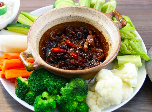 RAU CỦ LUỘC “KHO QUẸT”