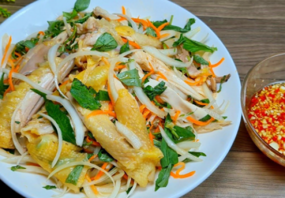 GỎI GÀ RAU RĂM