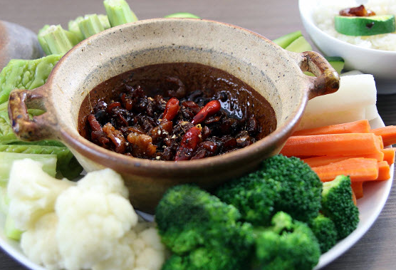 RAU CỦ LUỘC “KHO QUẸT”